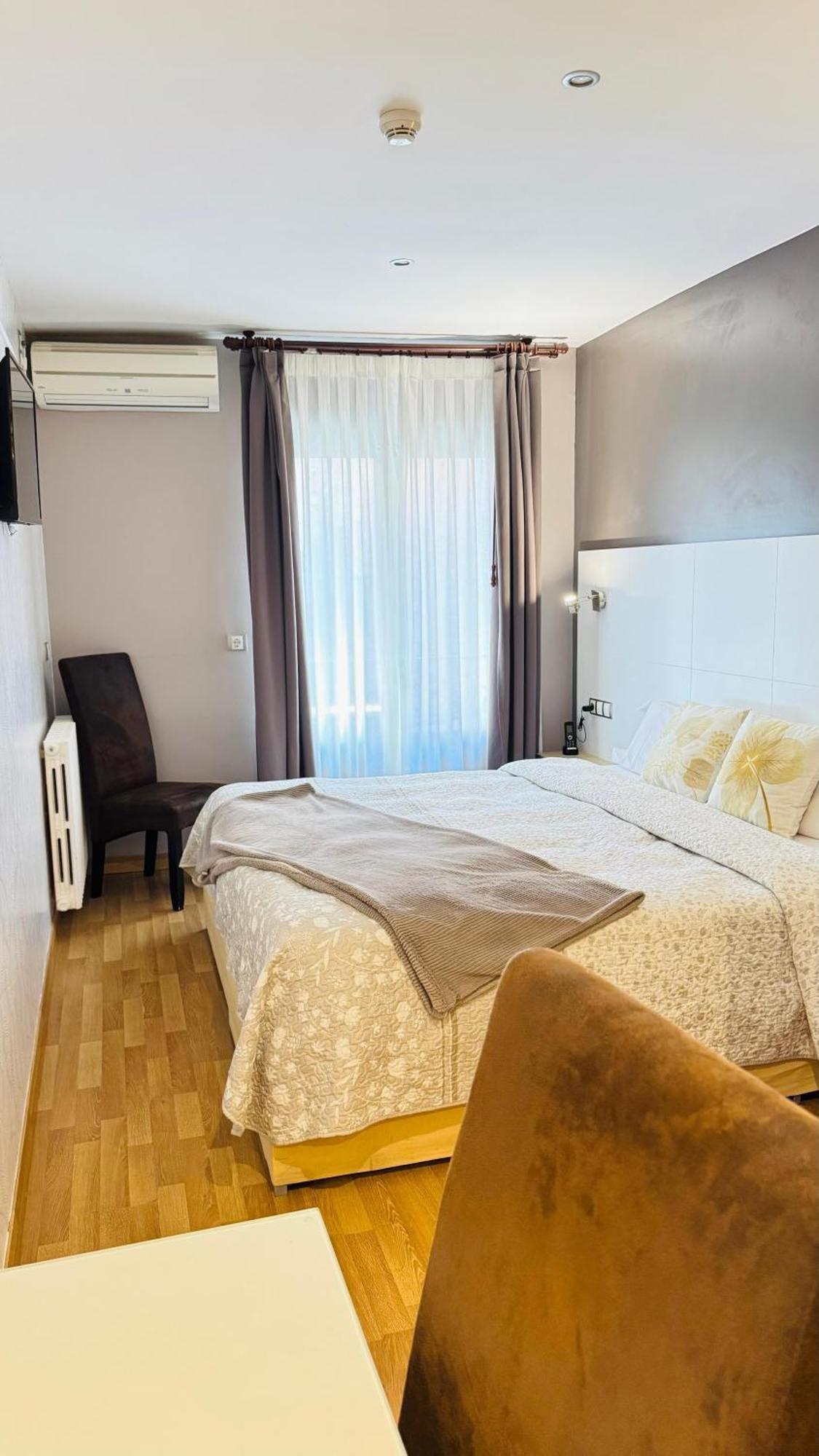 Hotel El Acebo Jaca Buitenkant foto